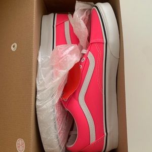 NEVER WORN LIMITED EDITION VANS